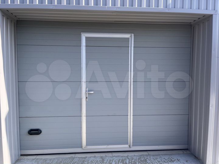 Гараж, > 30 м²