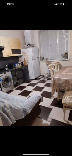 2-к. квартира, 68 м², 1/6 эт.