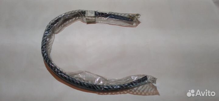 Уплотнитель лобового стекла, оригинал