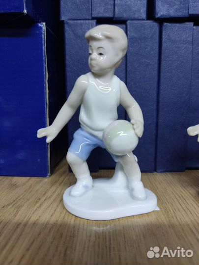 Фарфоровые статуэтки