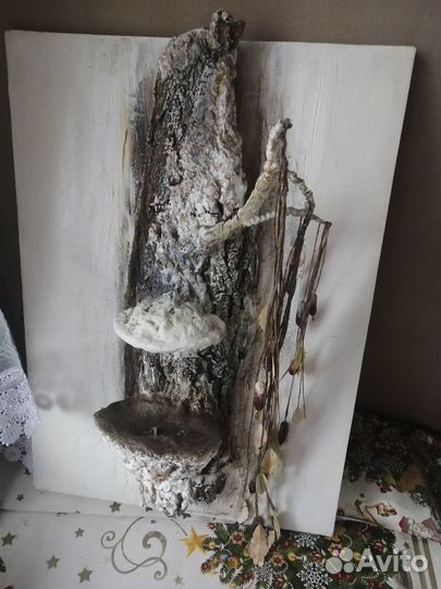 Картина и подставка под цветы