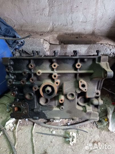 Блок двигателя R2 мазда бонго