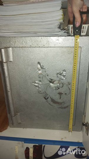 Сейф металлический