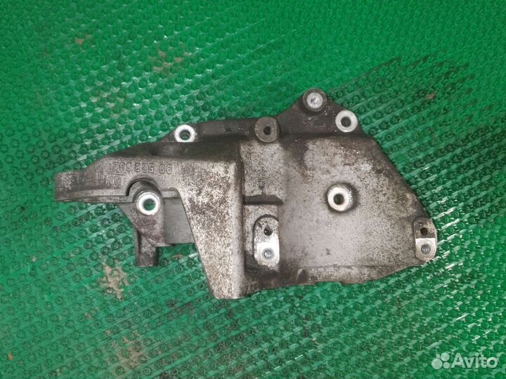 Кронштейн кондиционера Опель Вектра Б x16xe