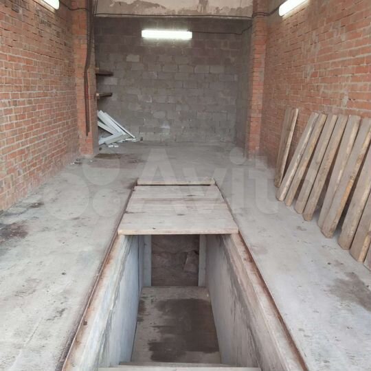 Гараж, > 30 м²