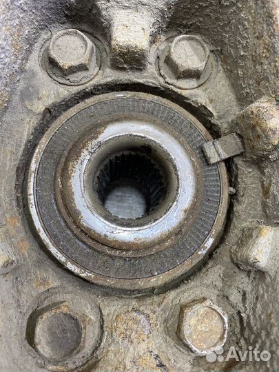 Кулак поворотный передний правый Nissan Teana