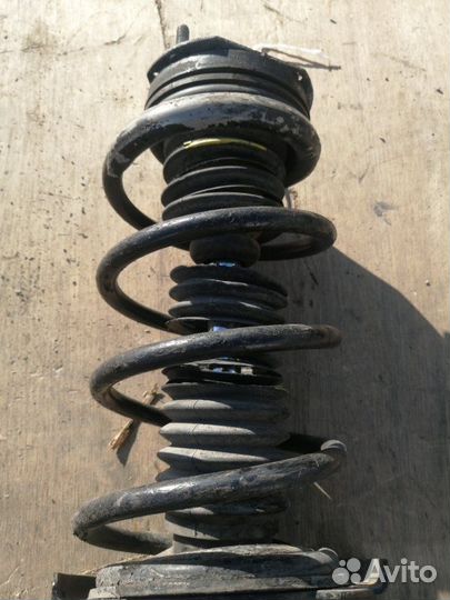 Стойка передняя правая Mazda Demio DE ZJ