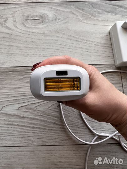 Фотоэпилятор Philips Lumea essential