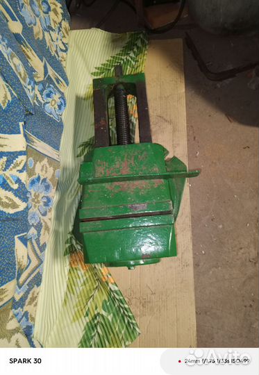 Тиски слесарные