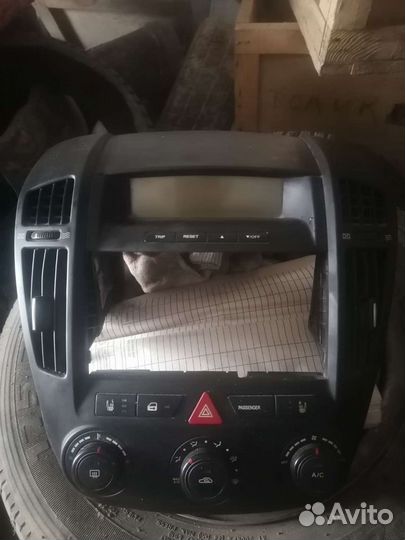 Центральная консоль Kia Ceed