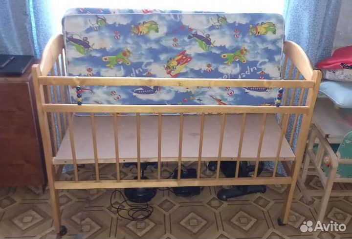 Детская кроватка