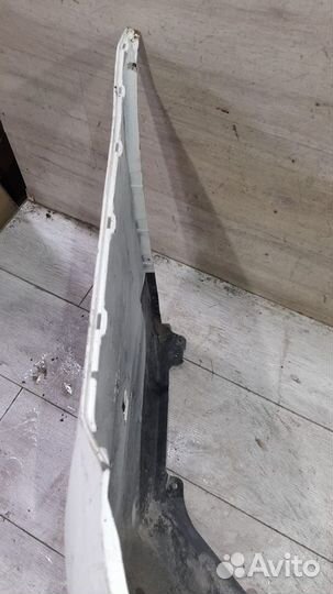 Бампер задний под парктроники Toyota Highlander С