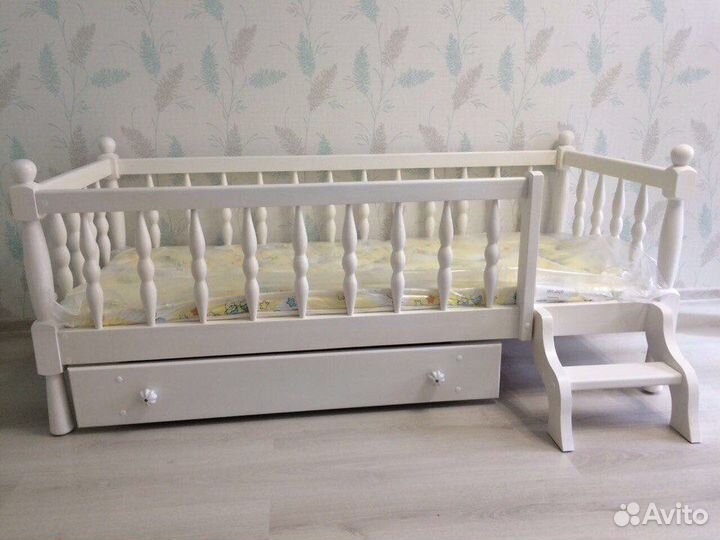 Детская кровать из массива сосны 