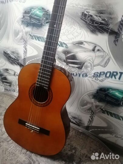 Классическая гитара yamaha