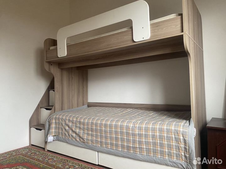 Двухъярусная кровать бу с матрасами