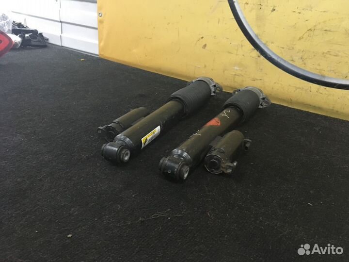 Задний амортизатор Мерседес 253 GLC A2533200331