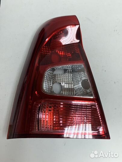 Фонарь задний Logan ан-г 8200744760;8200744759