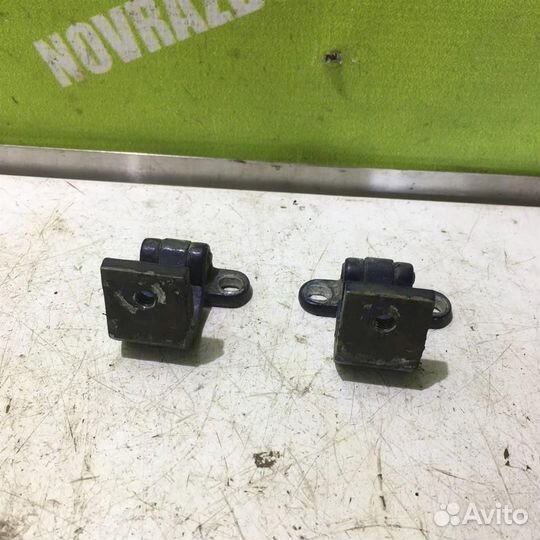 Петля двери багажника Фольксваген Поло