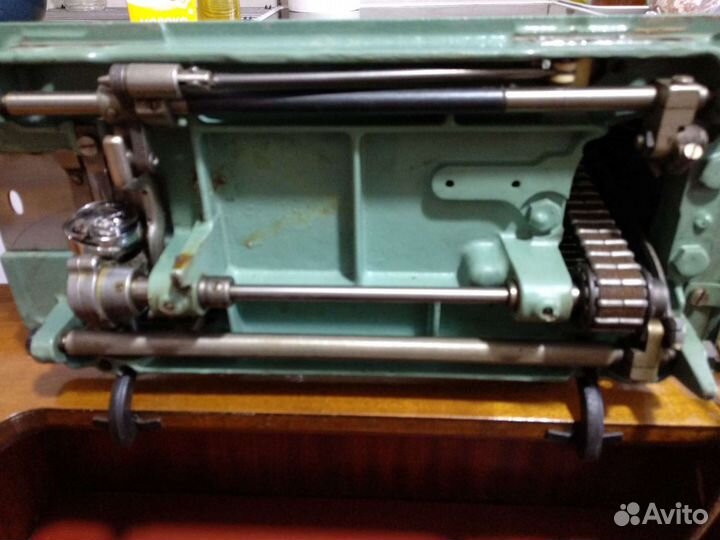 Швейная машина LADA 236