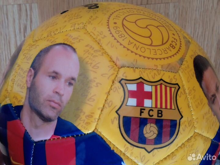 Футбольный мяч профессиональный