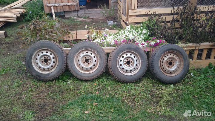 Продам зимнюю резину на штампах r13