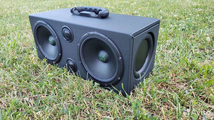 Портативная колонка