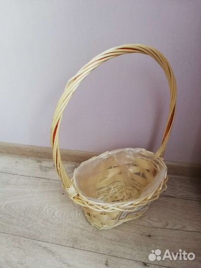 Корзина плетеная для подарков