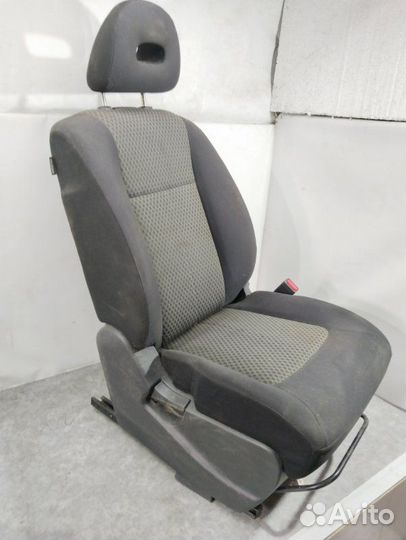 Сиденье пассажирское Nissan X-Trail T31 2.0 MR20DE