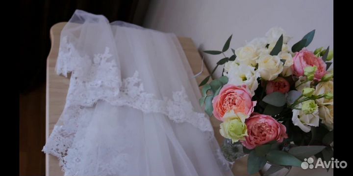Свадебное платье очень красивое