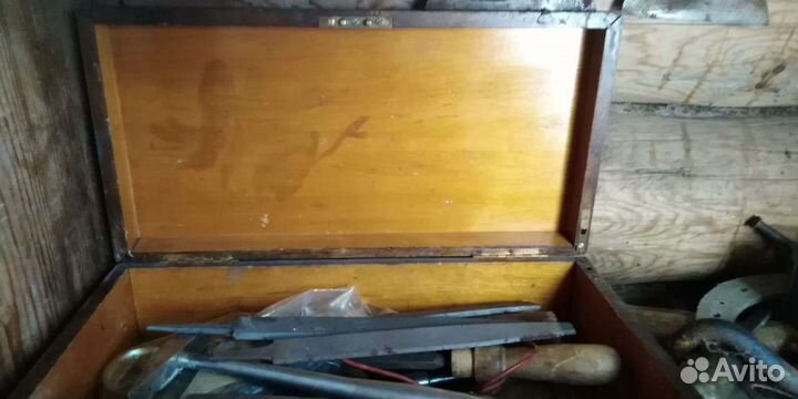 Деревянный ящик для инструментов