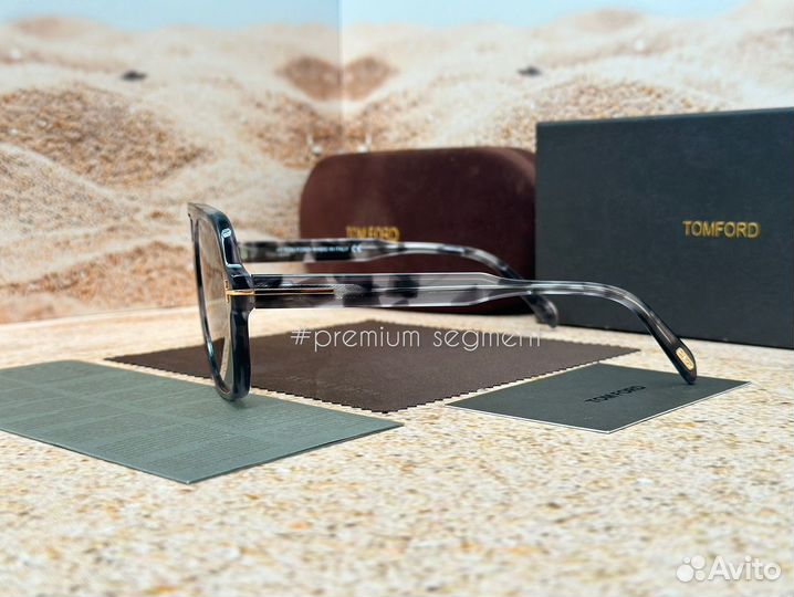 Очки унисекс Tom Ford “Falconer” арт. TF884 03А