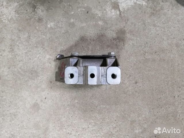 Кронштейн Опора кпп Volkswagen Golf 5