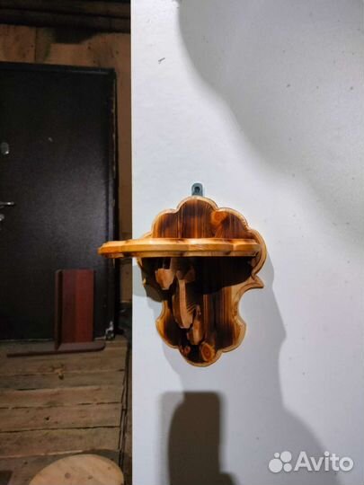 Деревянные полочки для цветов