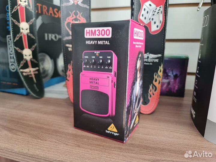 Behringer HM300 педаль эффектов хэви метал