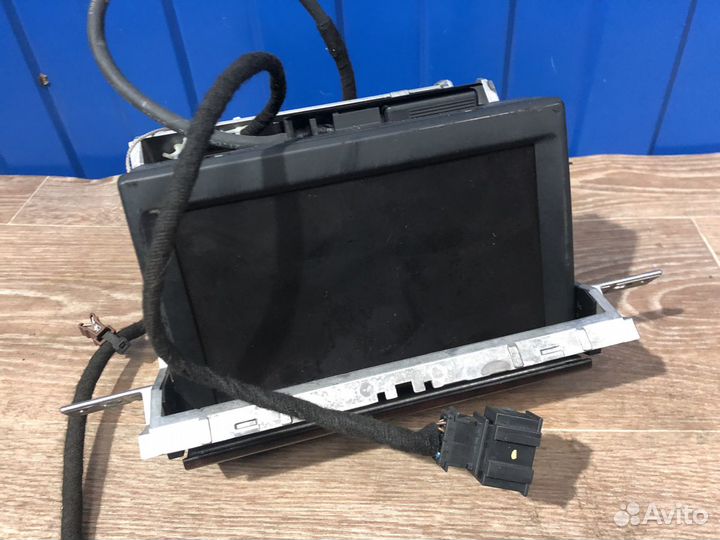 Информационный дисплей Audi A8 D3