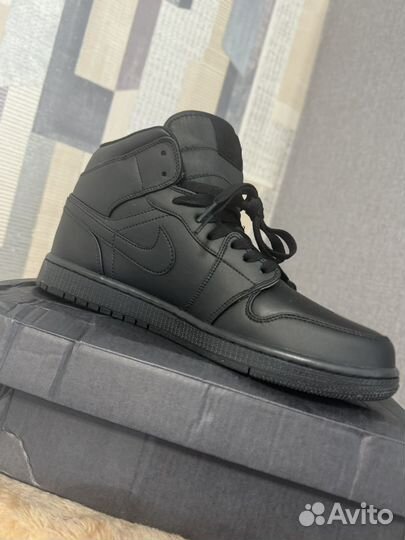 Air jordan 1 mid black