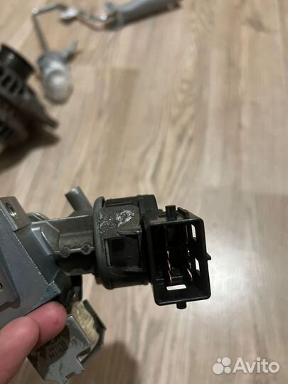 Замок зажигание mazda Axela 2003 год 1 поколение