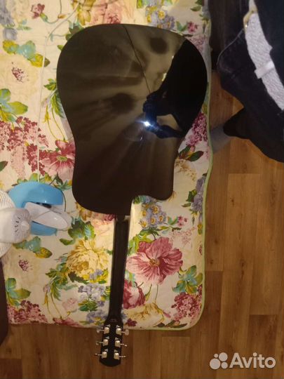 Электроакустическая гитара