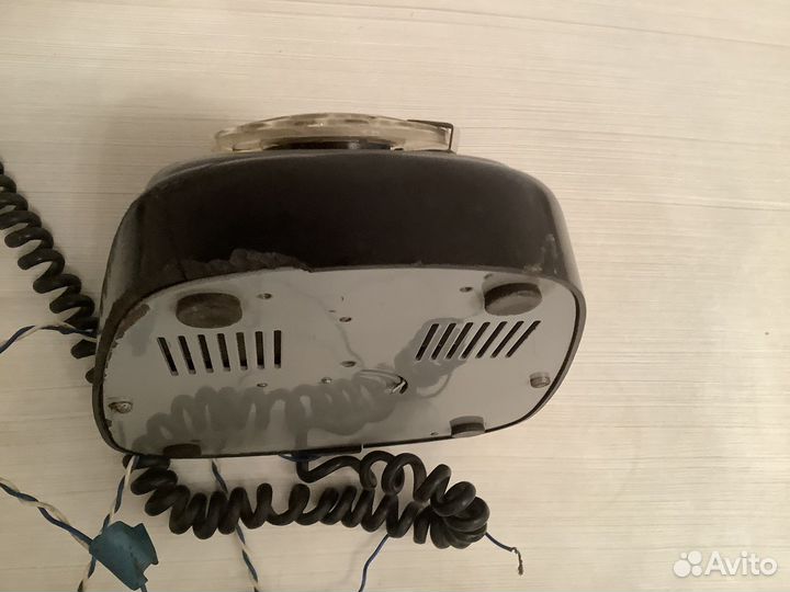 Старинный телефон