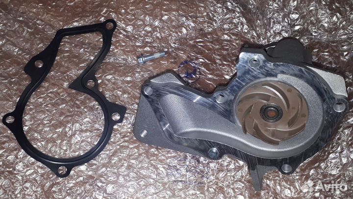 Помпа Вольво S60