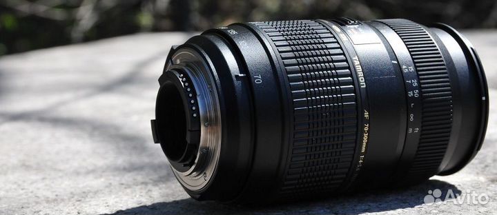 Объектив Tamron 70-300mm F/4-5.6 Di LD Macro Canon