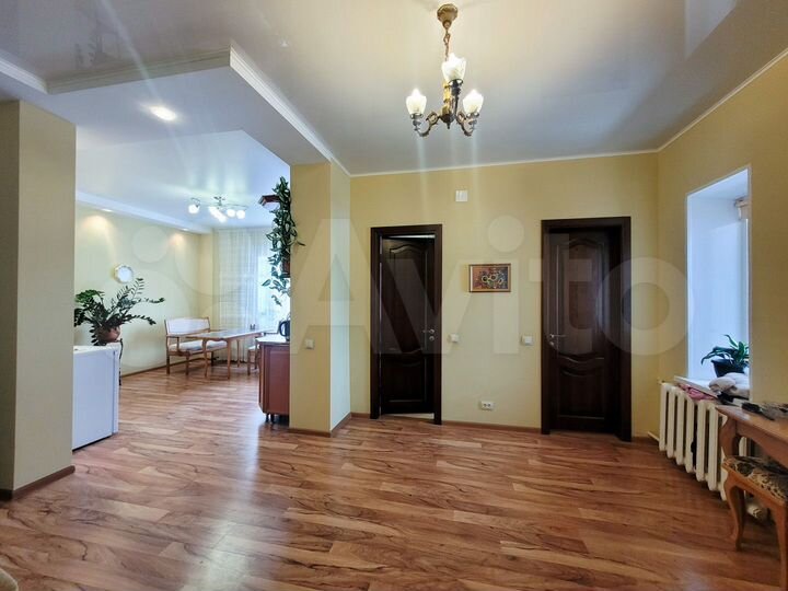 Коттедж 237 м² на участке 6,9 сот.