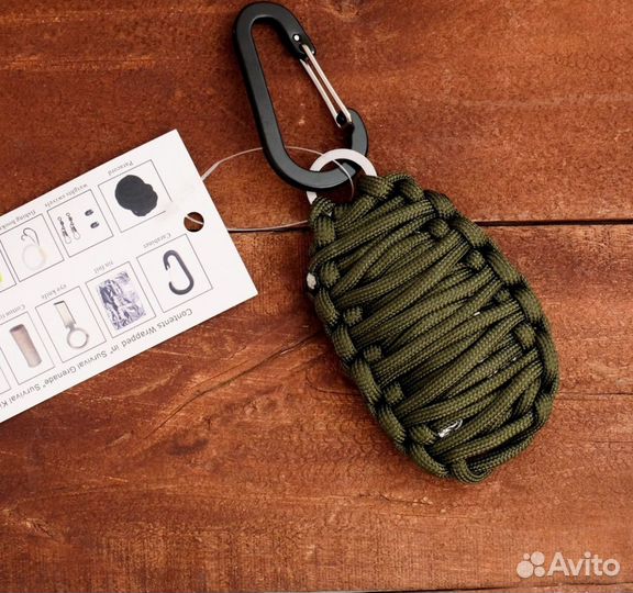 Подарок карабин-брелок из паракорда на 23 февраля