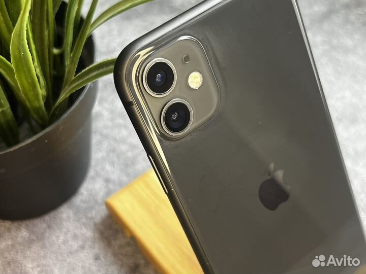 iPhone 11, 64 ГБ