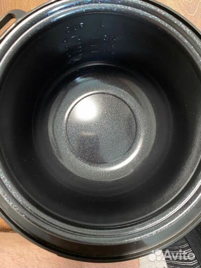 Мультиварка Redmond RMC-M04