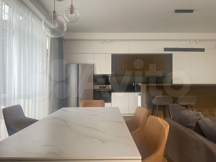 3-к. квартира, 108 м², 3/3 эт.