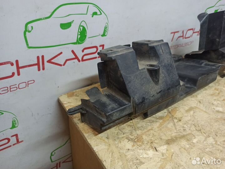 Воздуховод радиатора правый Toyota Camry V70 2017+