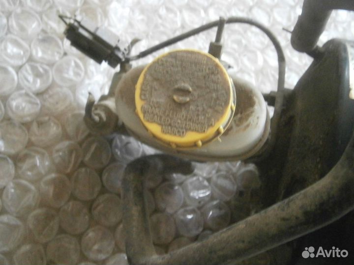 Усилитель тормозов ваккумный Ниссан Сани Пульсар P