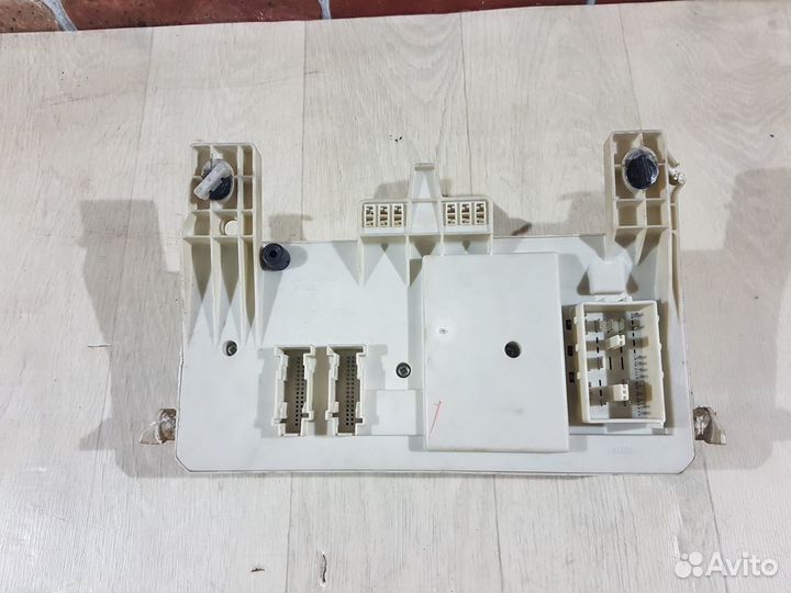 Блок предохранителей салона mazda 3 bk МКПП