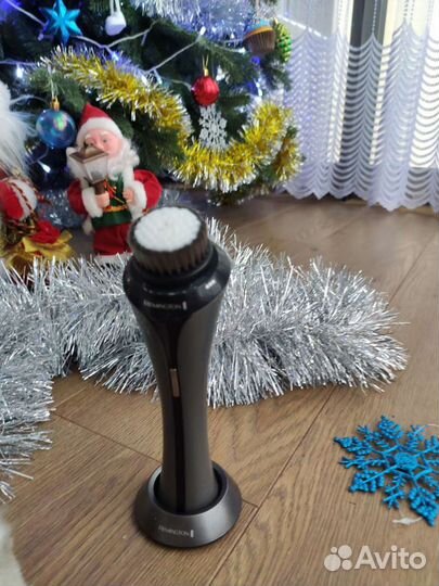 Прибор для чистки и массажа лица Remington Recharg